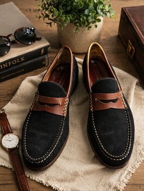 JOHNSON & MURPHY BaldwinBlack Suede Penny Loafers w/Brown Leather. Mens 12m